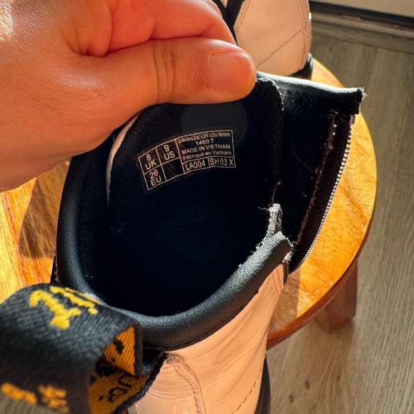 Kids Dr. Martens White Patent Leather Boots - Size 9 - Picture 4 of 7